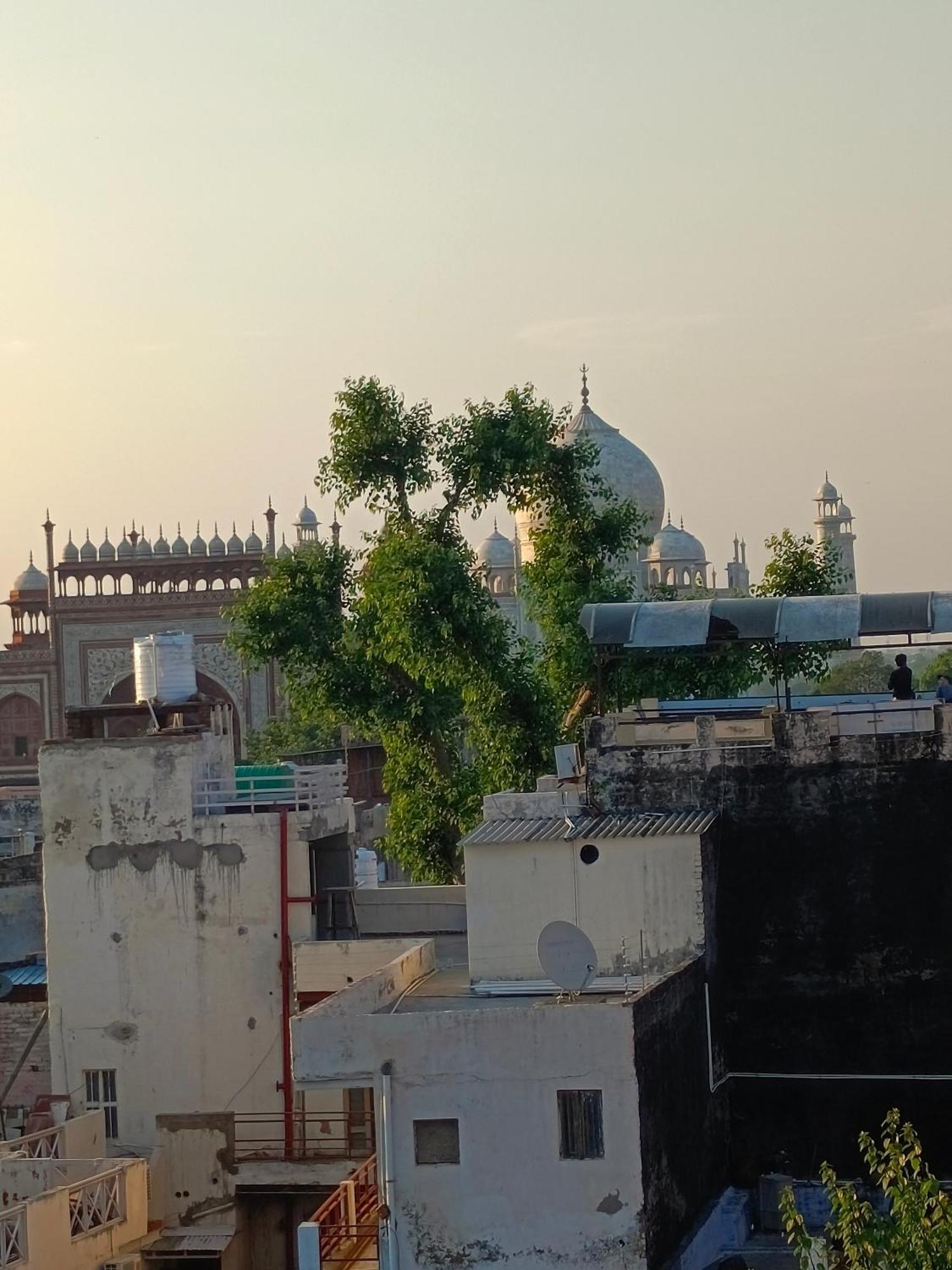Hotel India Inn Walking Distance From Taj Mahal-- Rooftop Taj Mahal View Agra  Luaran gambar