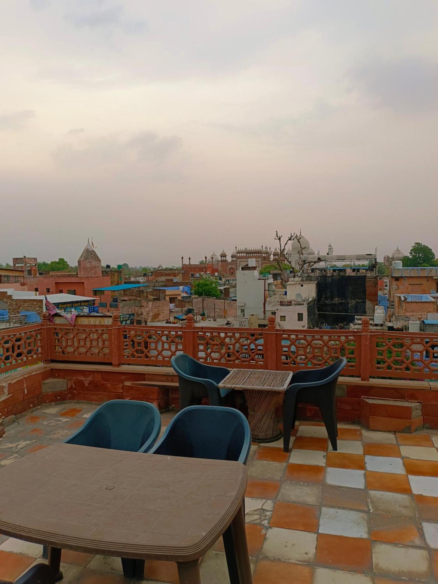 Hotel India Inn Walking Distance From Taj Mahal-- Rooftop Taj Mahal View Agra  Luaran gambar