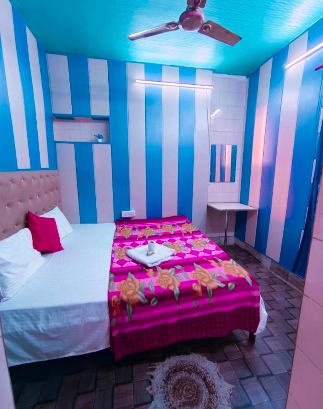 Hotel India Inn Walking Distance From Taj Mahal-- Rooftop Taj Mahal View Agra  Luaran gambar